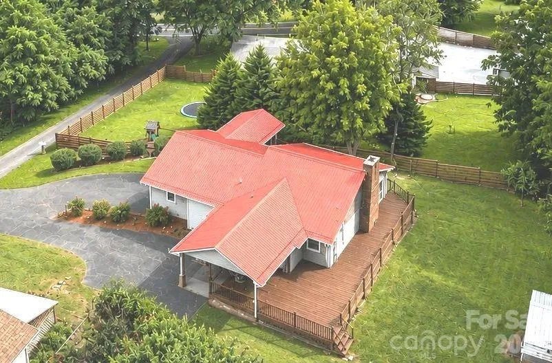 41 Vista Drive Clyde, NC 28721
