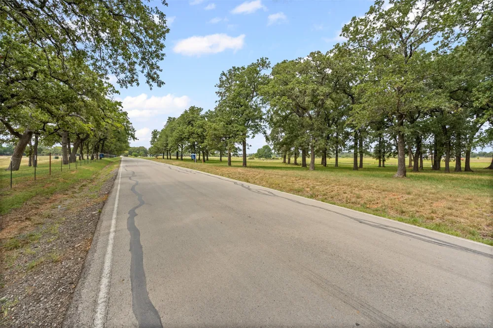 1532 Park Street Azle, TX 76020