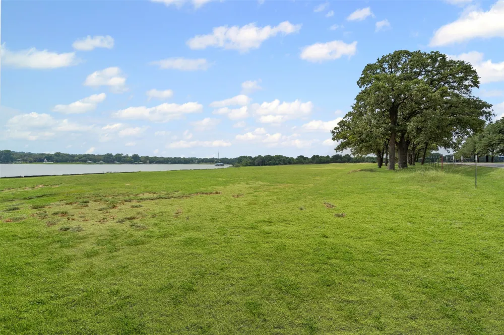 1532 Park Street Azle, TX 76020