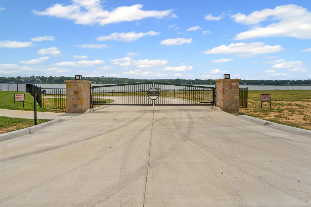 1532 Park Street Azle, TX 76020