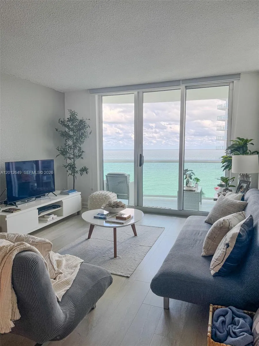 3901 S Ocean Dr #11M Hollywood, FL 33019