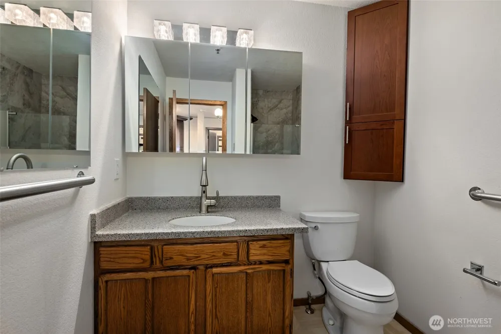 651 SE Bayshore Drive #E102 Oak Harbor, WA 98277