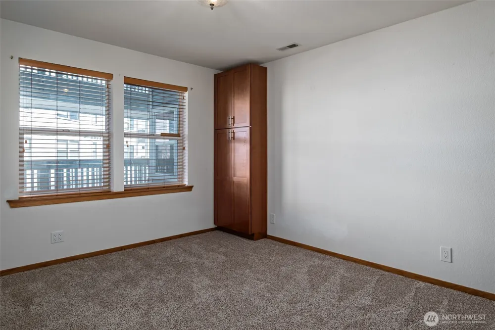 651 SE Bayshore Drive #E102 Oak Harbor, WA 98277