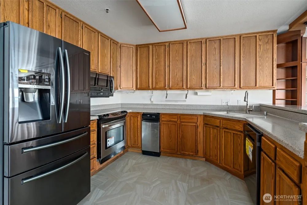 651 SE Bayshore Drive #E102 Oak Harbor, WA 98277