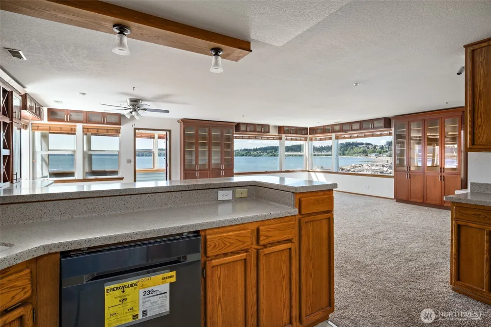 651 SE Bayshore Drive #E102 Oak Harbor, WA 98277