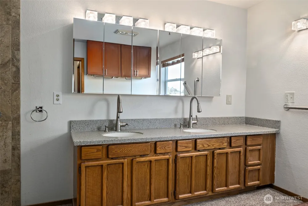 651 SE Bayshore Drive #E102 Oak Harbor, WA 98277
