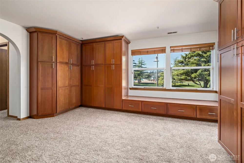 651 SE Bayshore Drive #E102 Oak Harbor, WA 98277