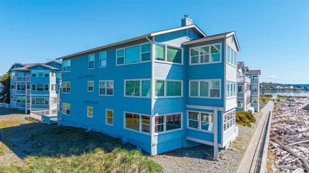 651 SE Bayshore Drive #E102 Oak Harbor, WA 98277