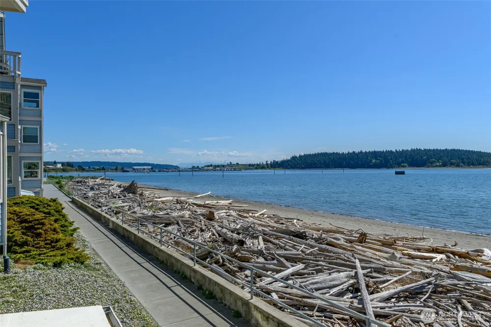 651 SE Bayshore Drive #E102 Oak Harbor, WA 98277
