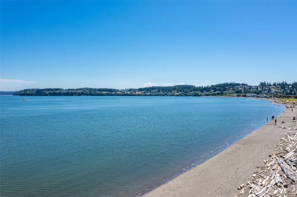 651 SE Bayshore Drive #E102 Oak Harbor, WA 98277