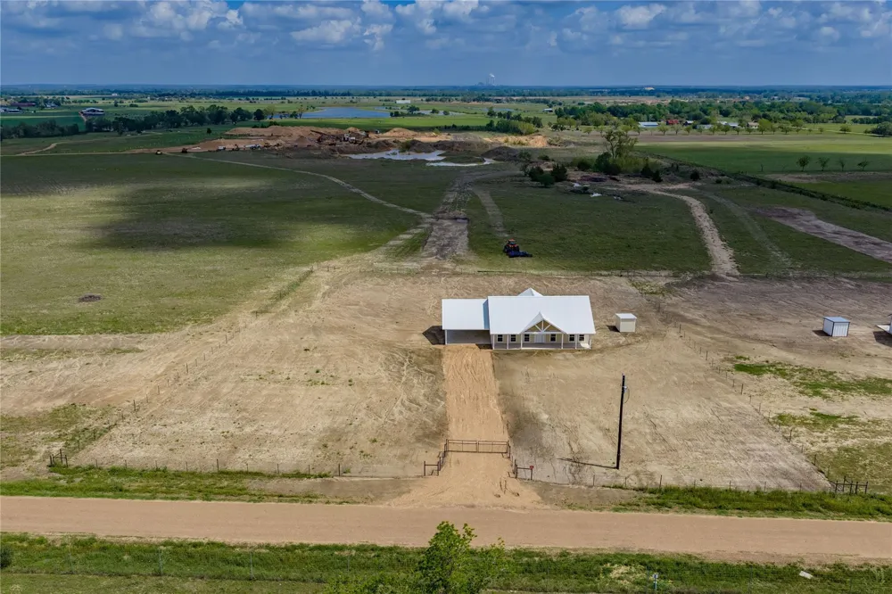 9345 Hajovsky Road La Grange, TX 78945