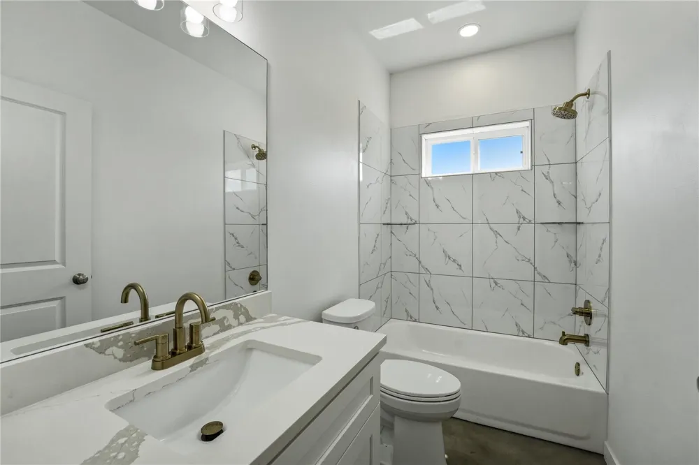 9345 Hajovsky Road La Grange, TX 78945