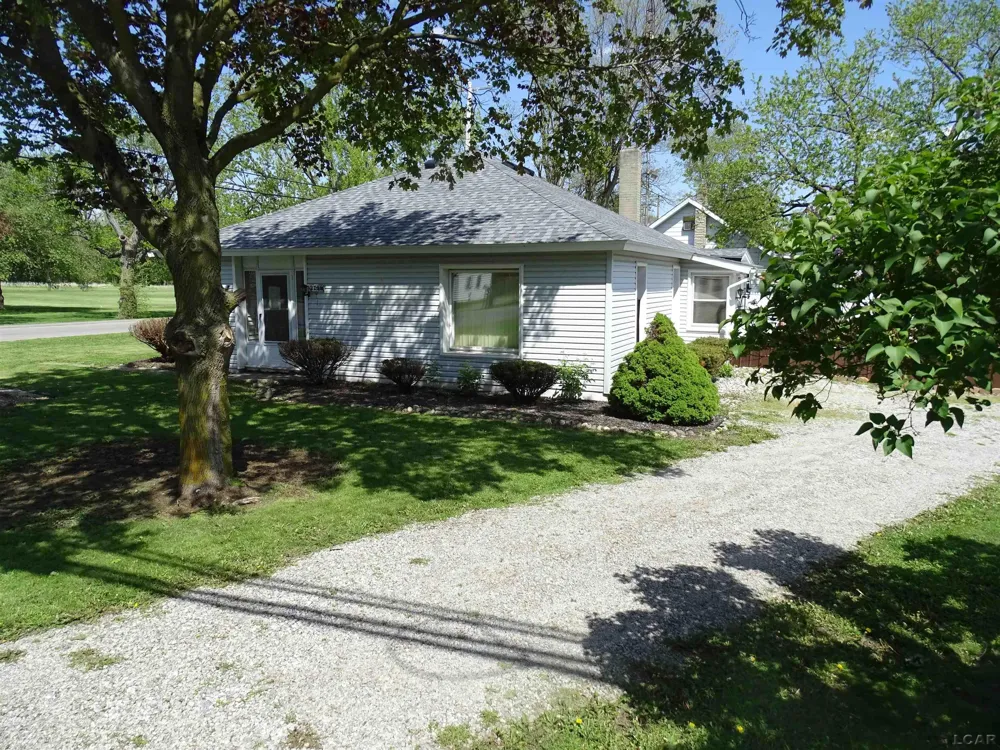 2729 Bent Oak Avenue Adrian Township, MI 49221