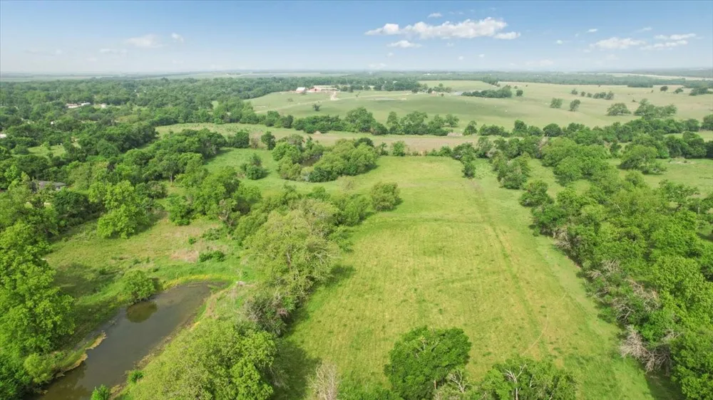 N Fm 100 Honey Grove, TX 75446