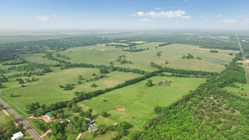 N Fm 100 Honey Grove, TX 75446