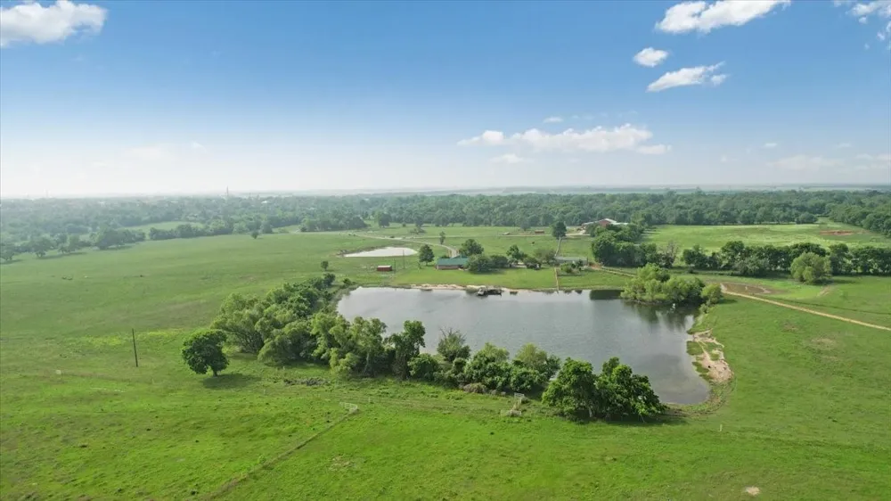 N Fm 100 Honey Grove, TX 75446