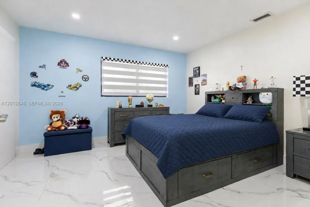 1549 Zuleta Ave Coral Gables, FL 33146