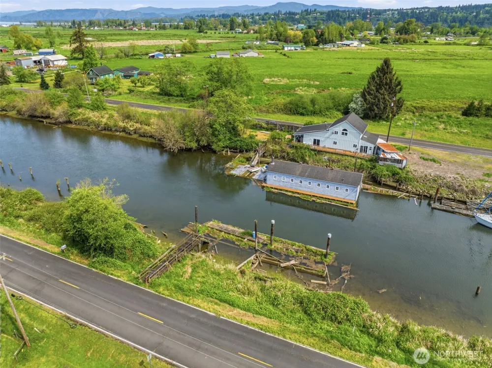 77 S Welcome Slough Cathlamet, WA 98612
