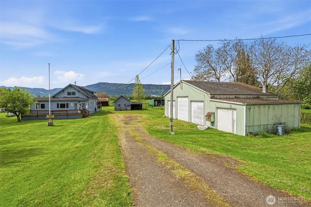 77 S Welcome Slough Cathlamet, WA 98612