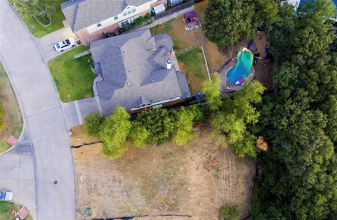 2122 Lindblad Court
