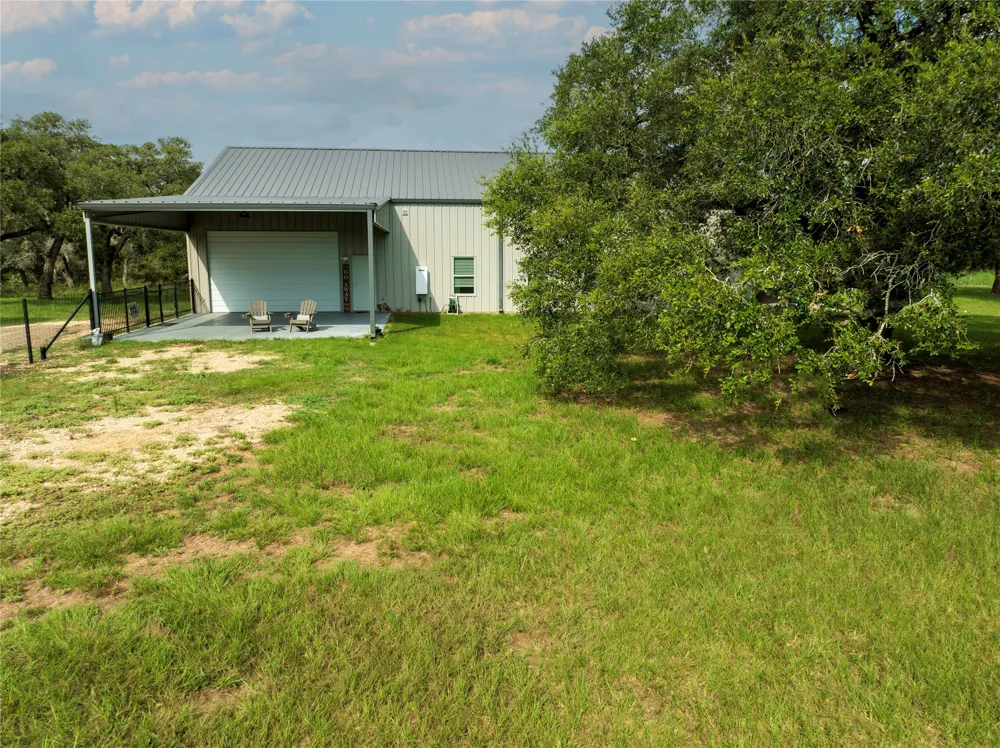 15545 TX-111 E Yoakum, TX 77995