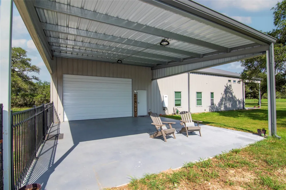 15545 TX-111 E Yoakum, TX 77995