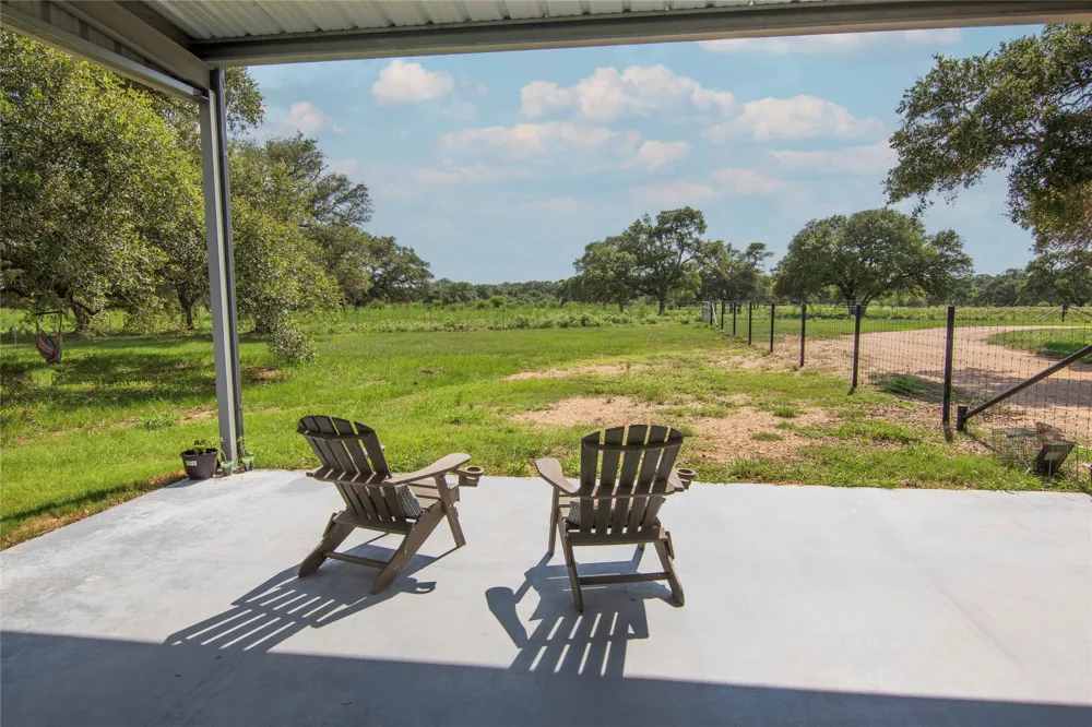 15545 TX-111 E Yoakum, TX 77995
