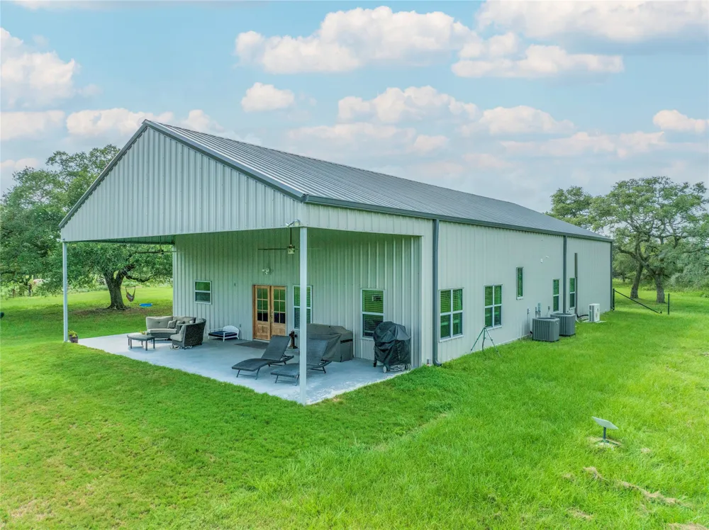 15545 TX-111 E Yoakum, TX 77995