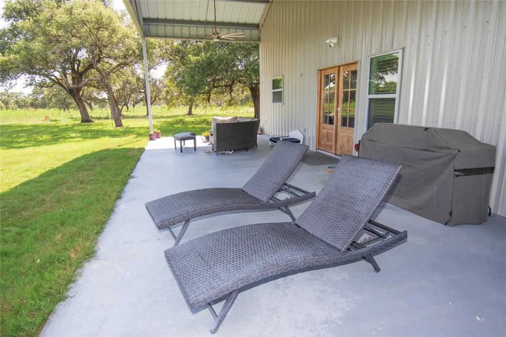 15545 TX-111 E Yoakum, TX 77995