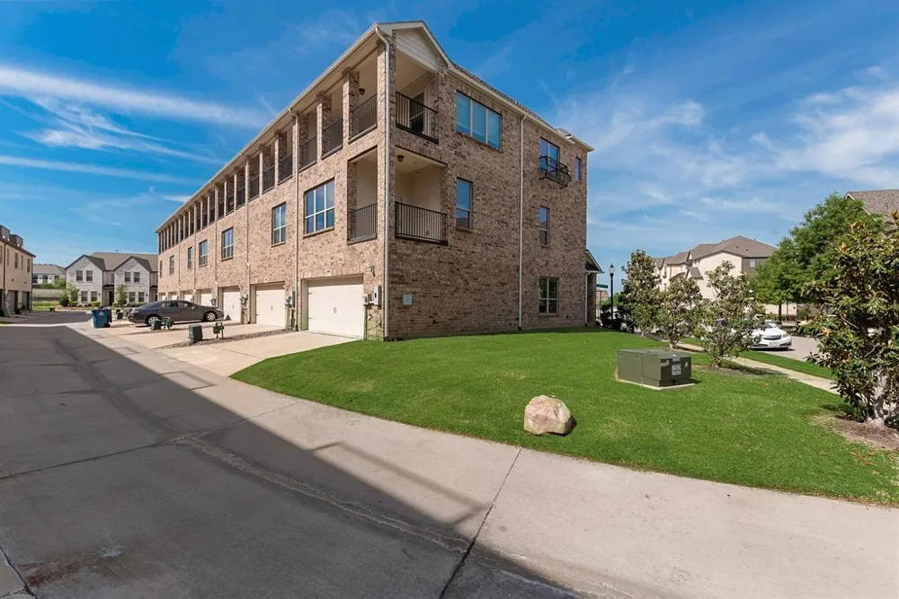 281 Scotia Street Lewisville, TX 75056