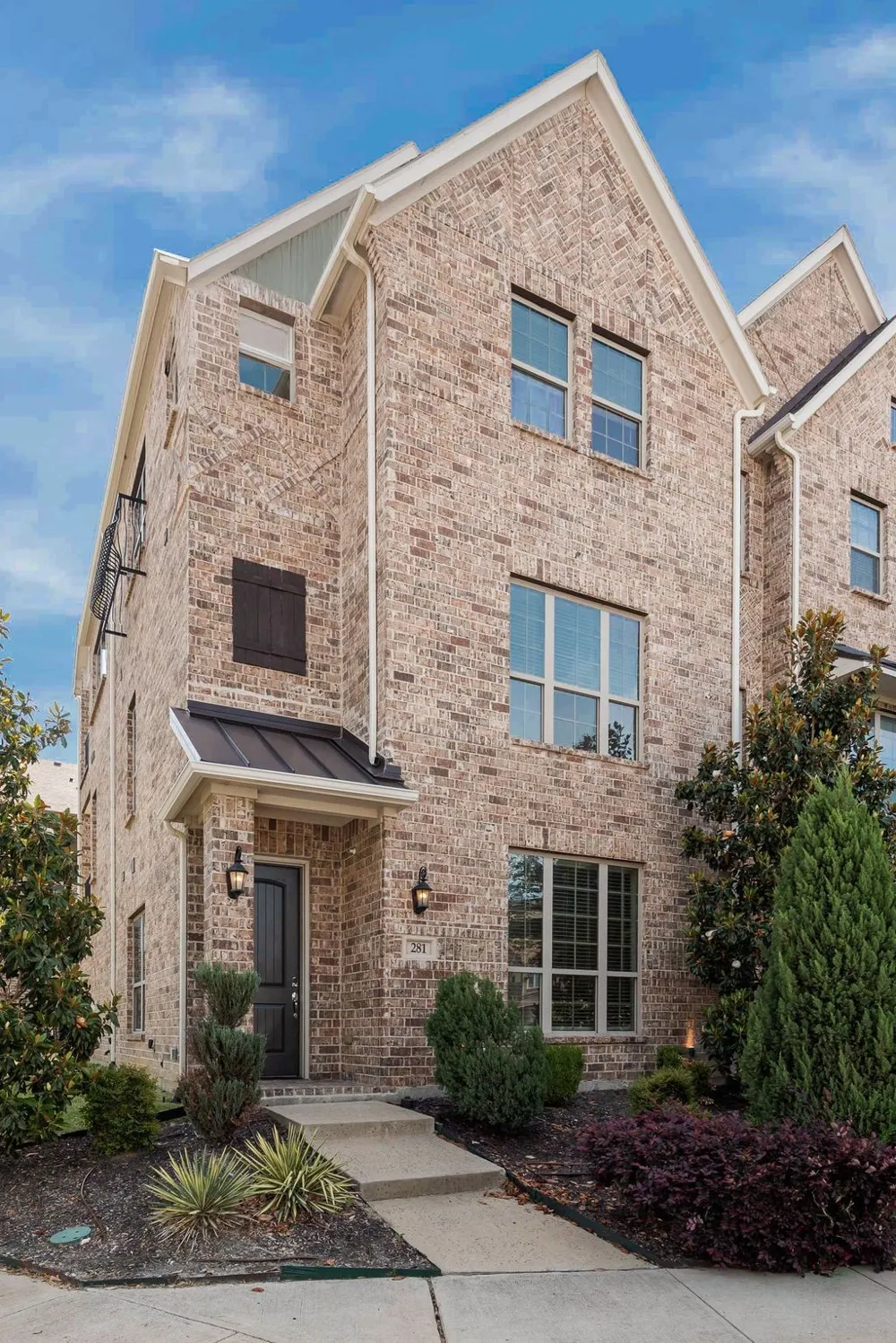 281 Scotia Street Lewisville, TX 75056
