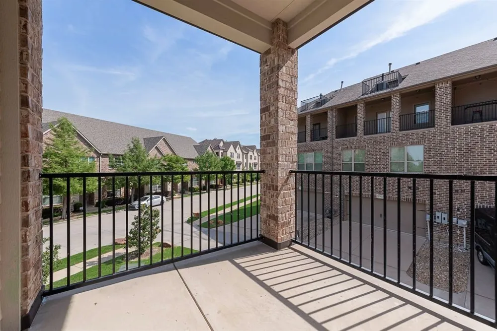 281 Scotia Street Lewisville, TX 75056