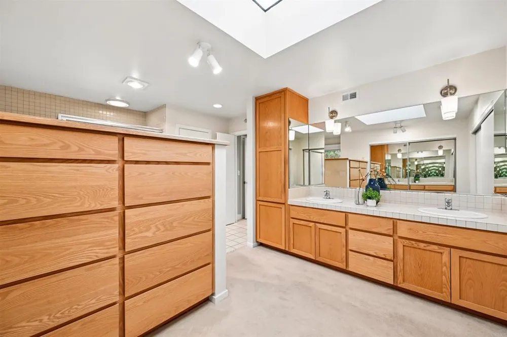 441 Holmwood Lane Solana Beach, CA 92075