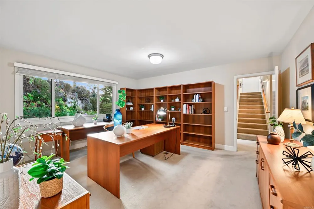 441 Holmwood Lane Solana Beach, CA 92075