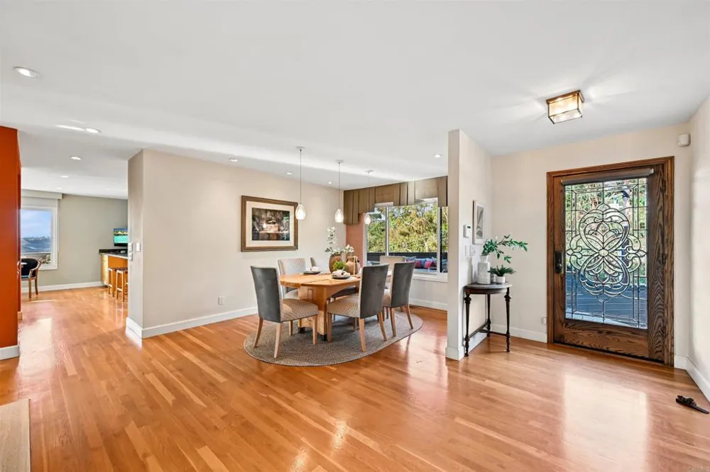 441 Holmwood Lane Solana Beach, CA 92075