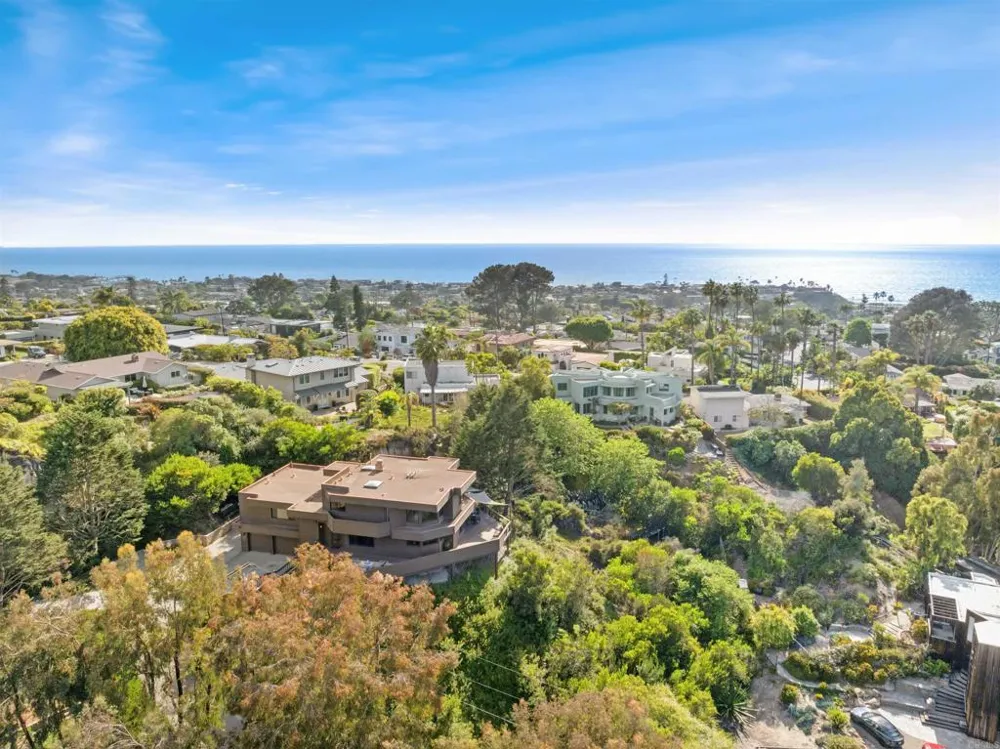 441 Holmwood Lane Solana Beach, CA 92075