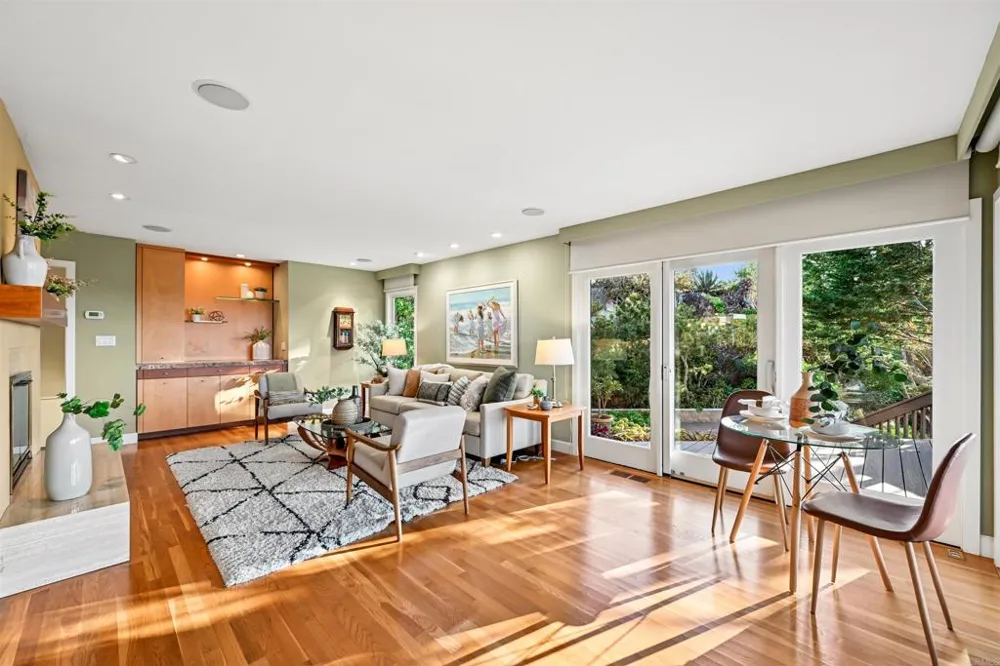 441 Holmwood Lane Solana Beach, CA 92075