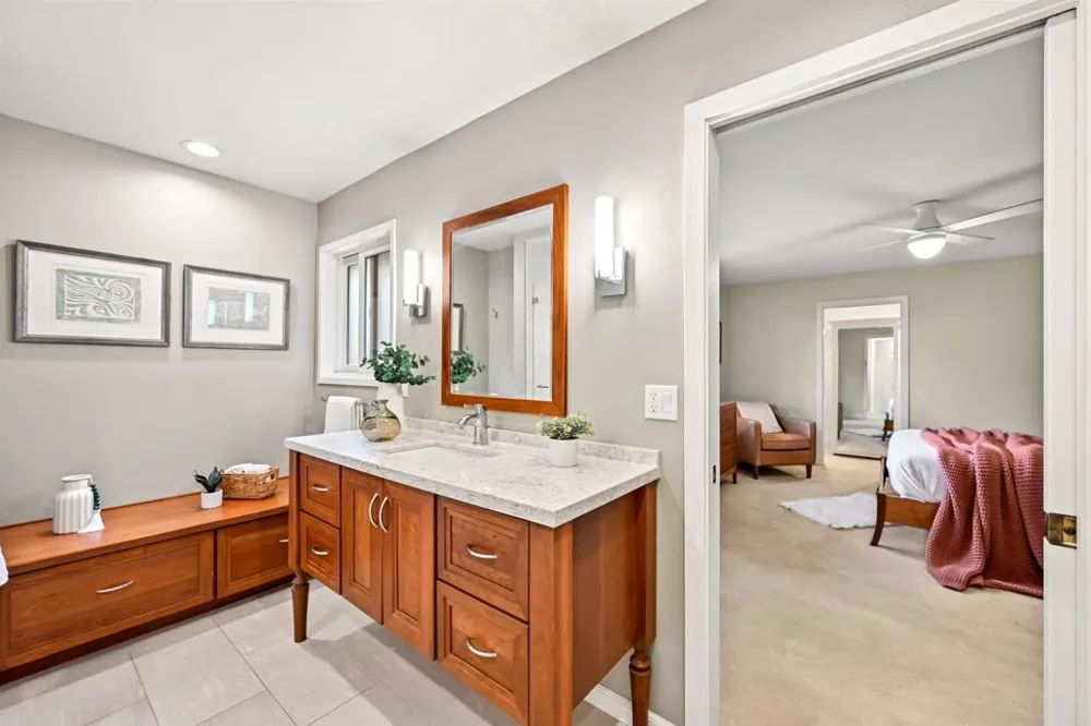 441 Holmwood Lane Solana Beach, CA 92075