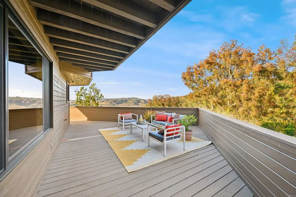 441 Holmwood Lane Solana Beach, CA 92075