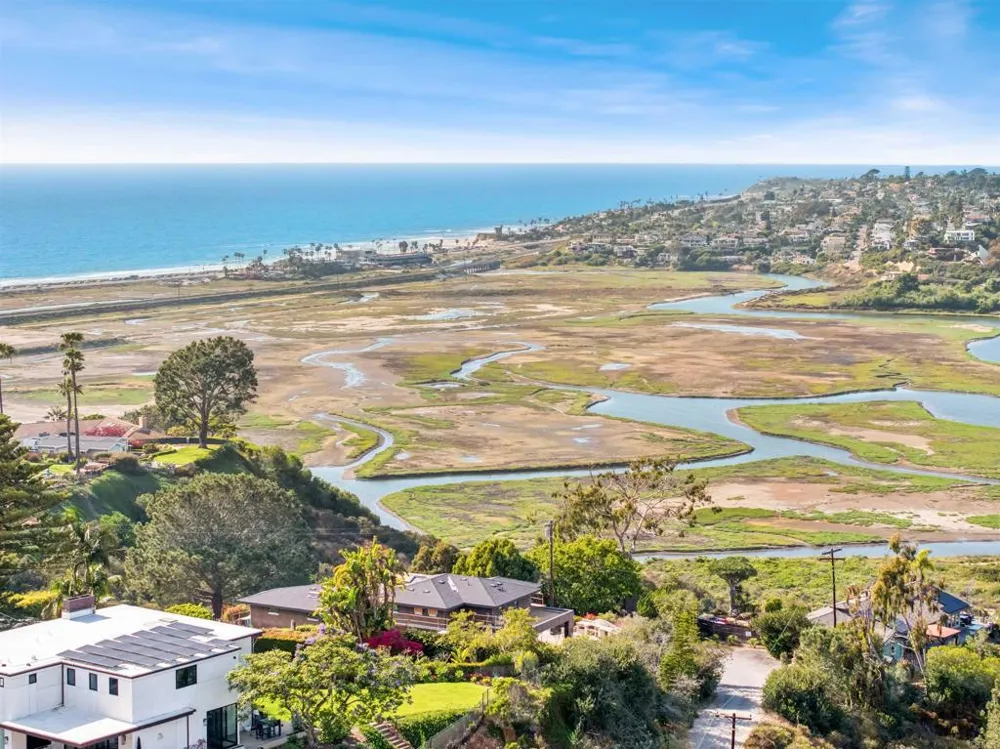441 Holmwood Lane Solana Beach, CA 92075