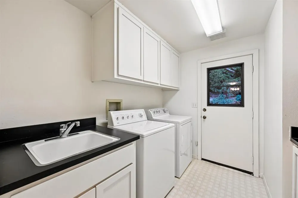 441 Holmwood Lane Solana Beach, CA 92075