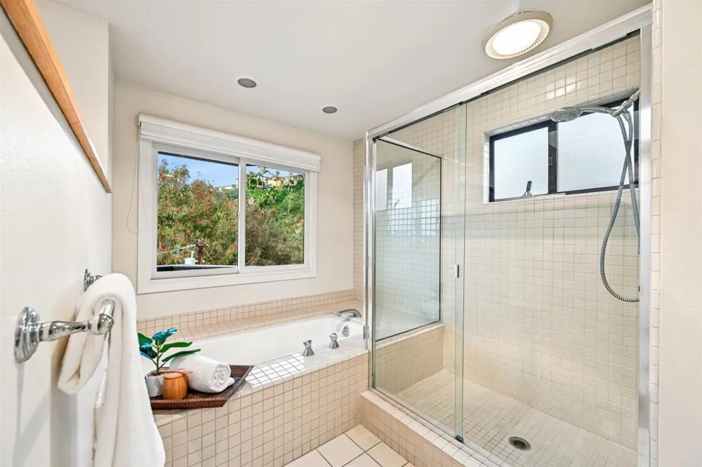 441 Holmwood Lane Solana Beach, CA 92075