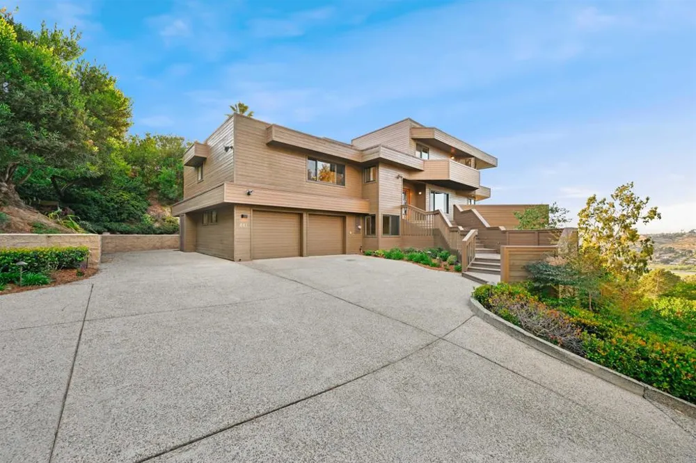 441 Holmwood Lane Solana Beach, CA 92075