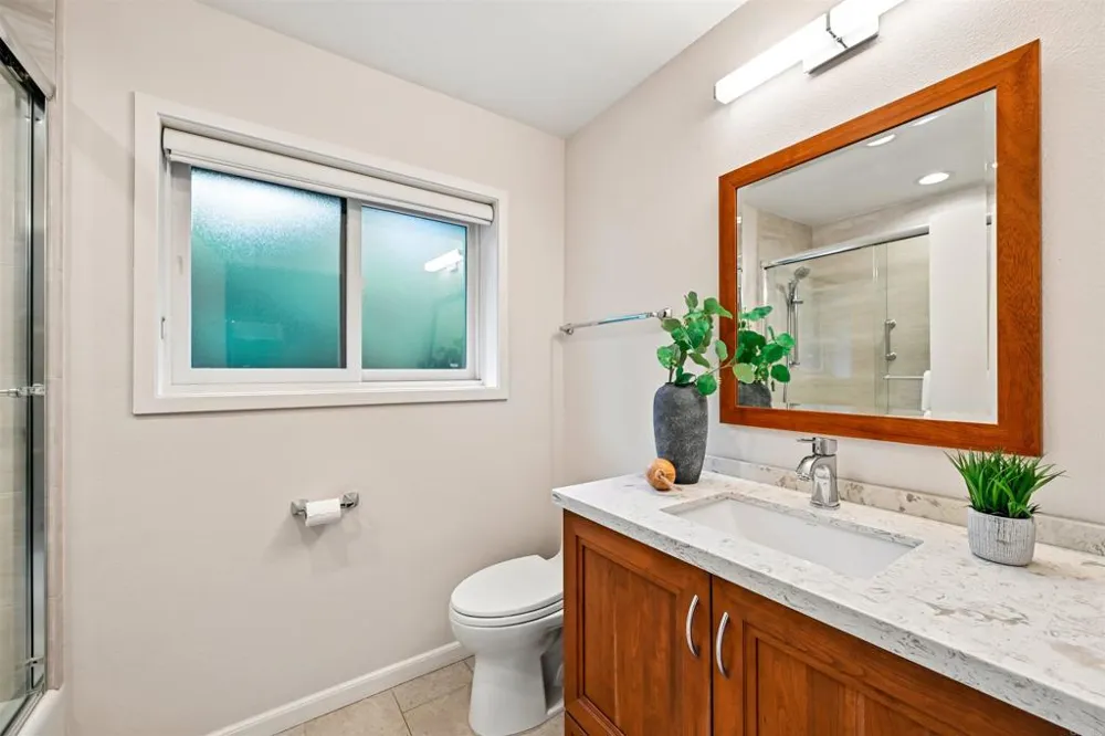 441 Holmwood Lane Solana Beach, CA 92075