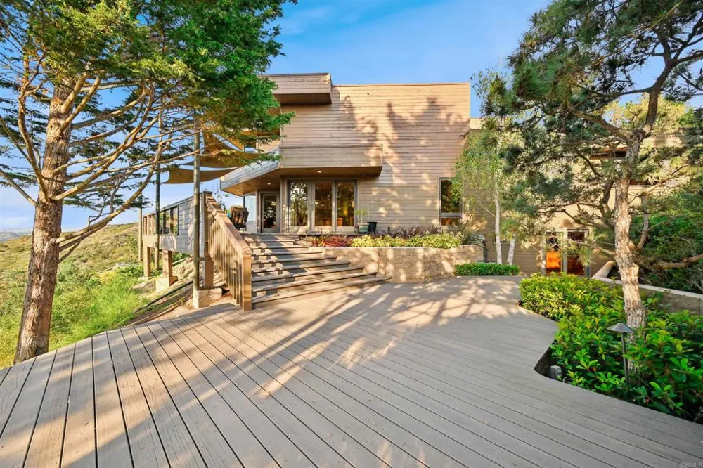 441 Holmwood Lane Solana Beach, CA 92075