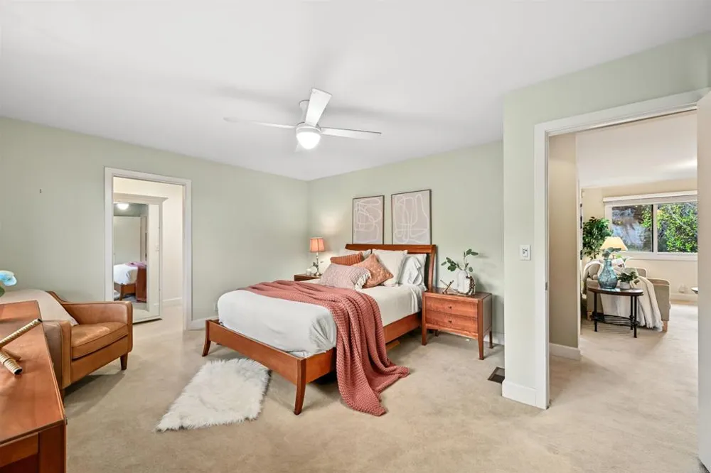441 Holmwood Lane Solana Beach, CA 92075