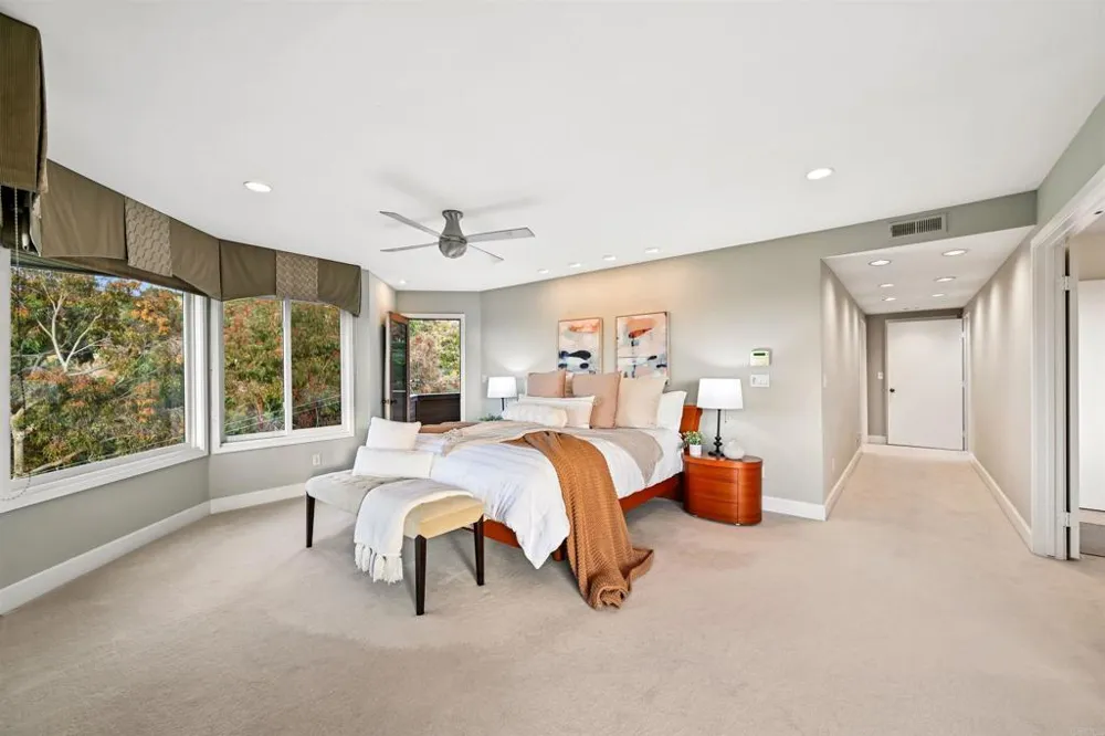 441 Holmwood Lane Solana Beach, CA 92075