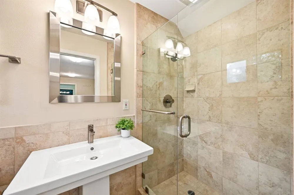 441 Holmwood Lane Solana Beach, CA 92075