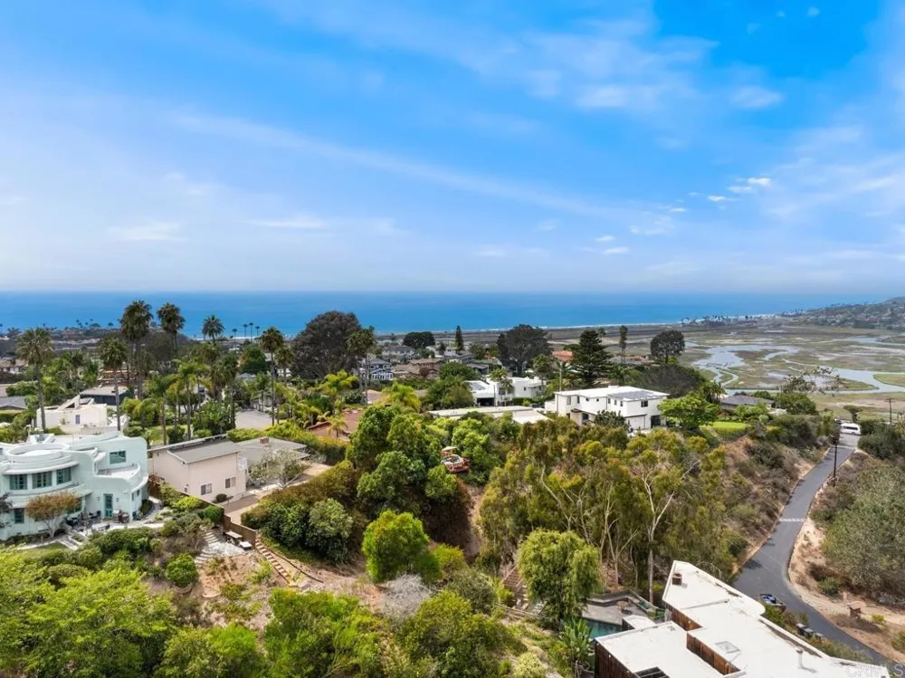441 Holmwood Lane Solana Beach, CA 92075