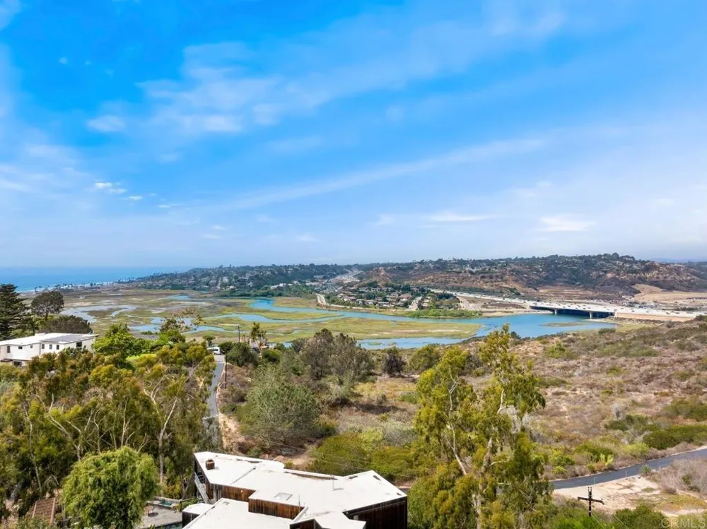 441 Holmwood Lane Solana Beach, CA 92075